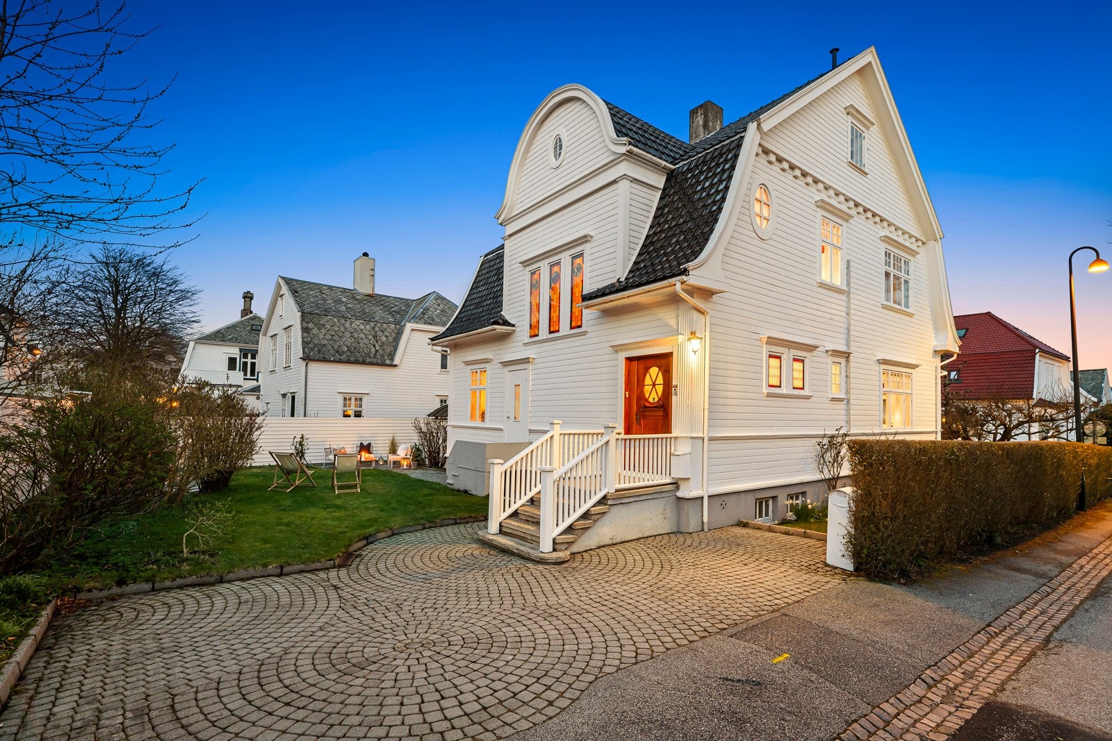 Huset fremstår som meget godt vedlikeholdt, og det er tatt hensyn til å bevare den originale, herskapelige stilen fra byggeår. Galleribilde