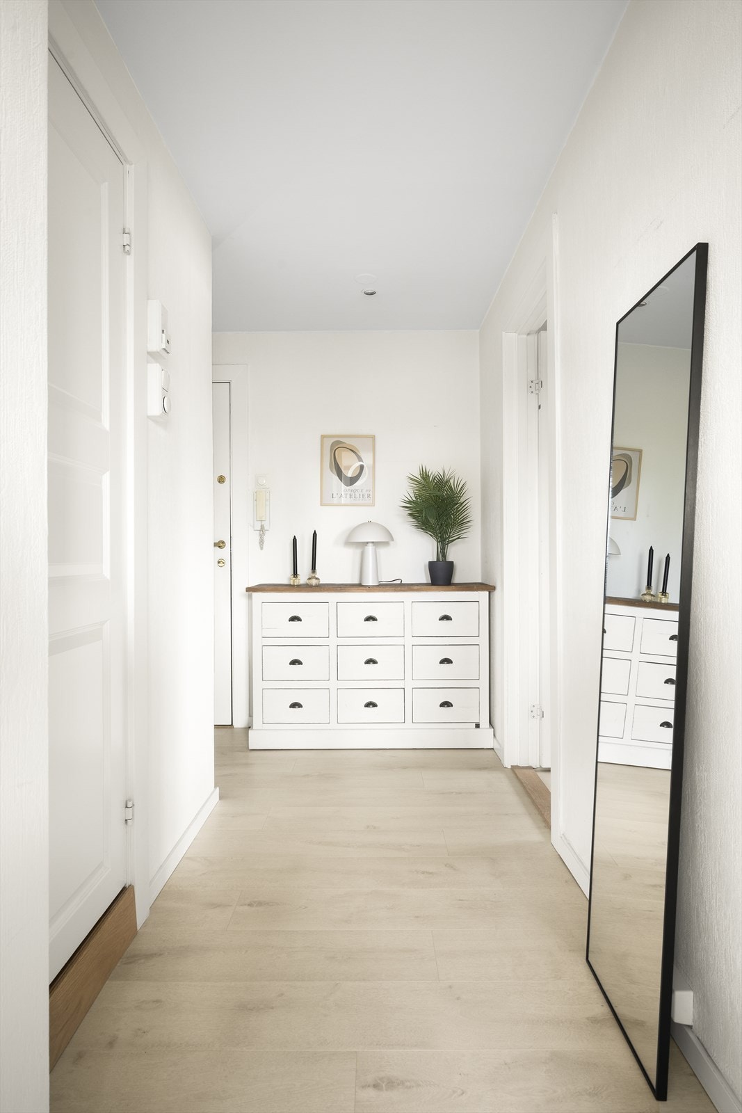 Her ønskes du velkommen inn i en hyggelig entre. Galleribilde