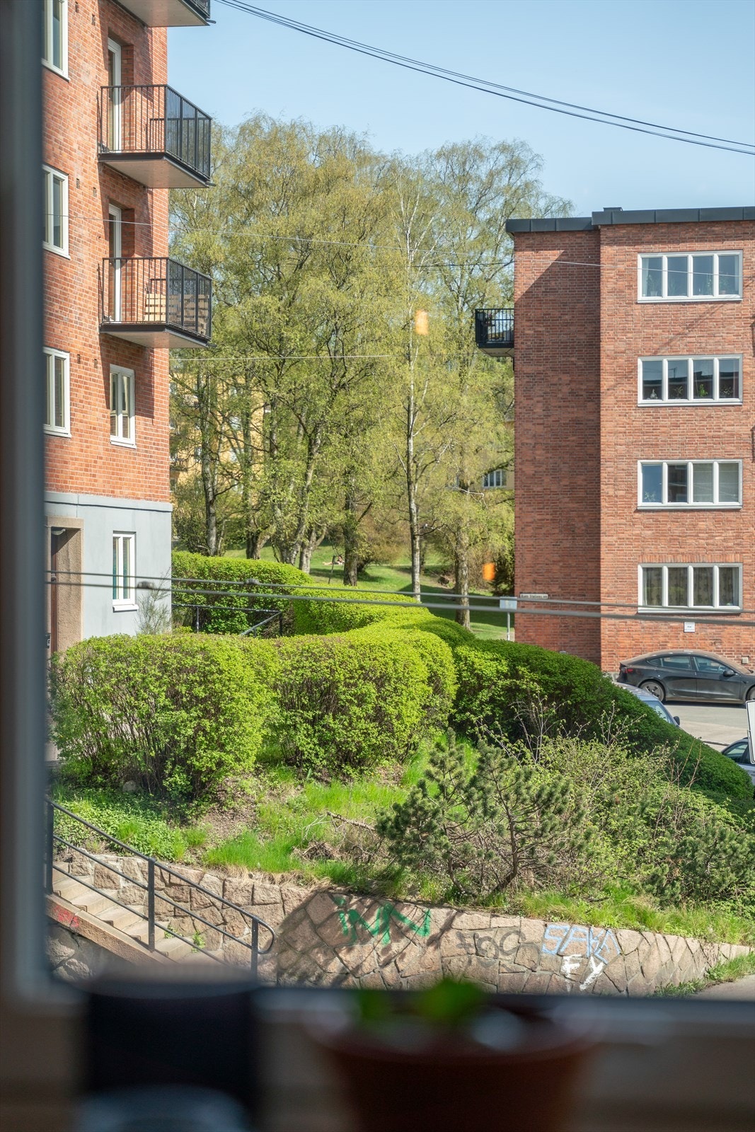 Trondheimsveien 176 tilhører et hyggelig og veldrevet borettslag, bestående av tilsammen 84 boligenheter. Galleribilde