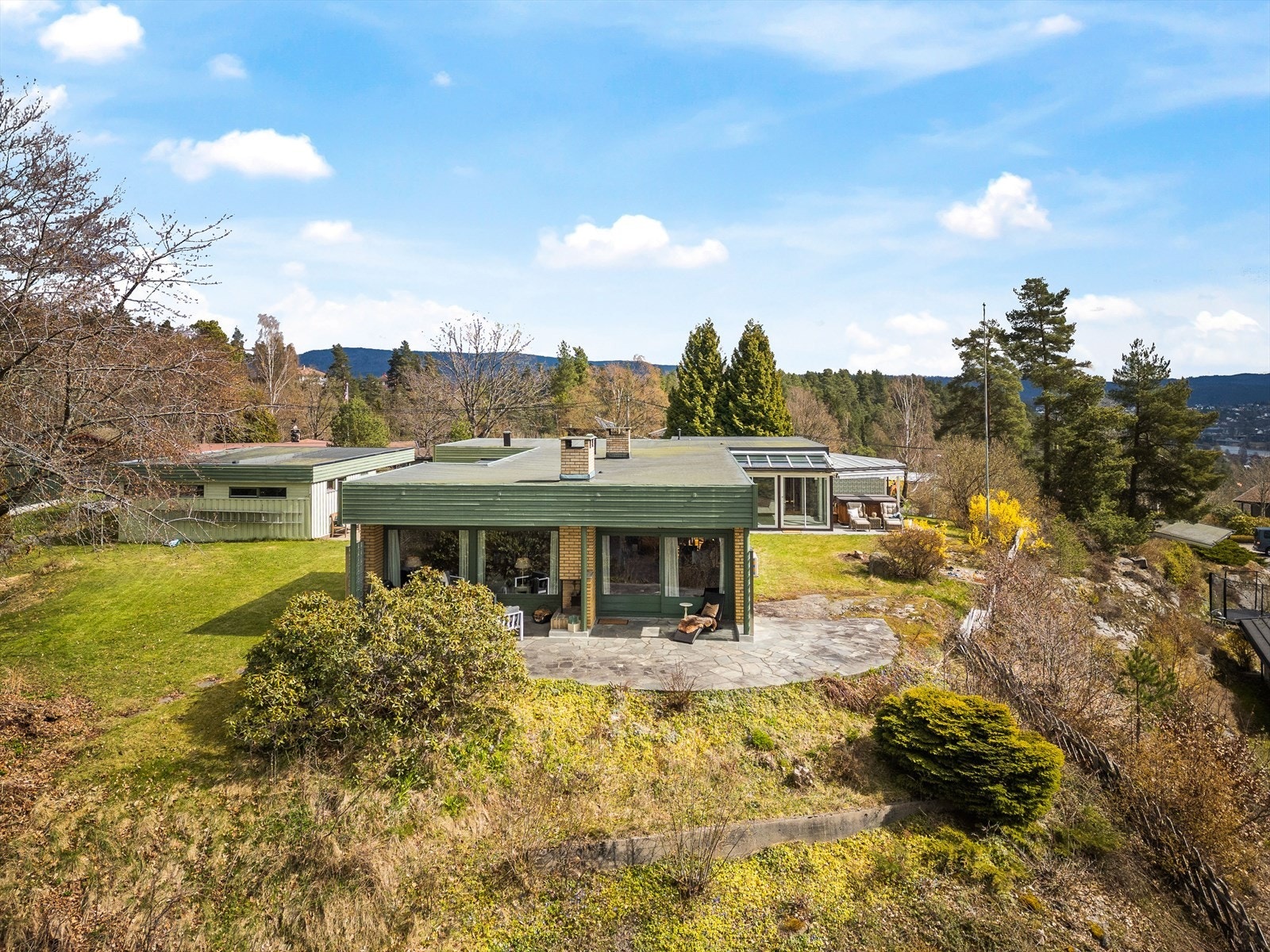Fantastisk panoramatomt med spektakulær utsikt og nydelige solforhold fra tidlig morgen til sen kveld Galleribilde
