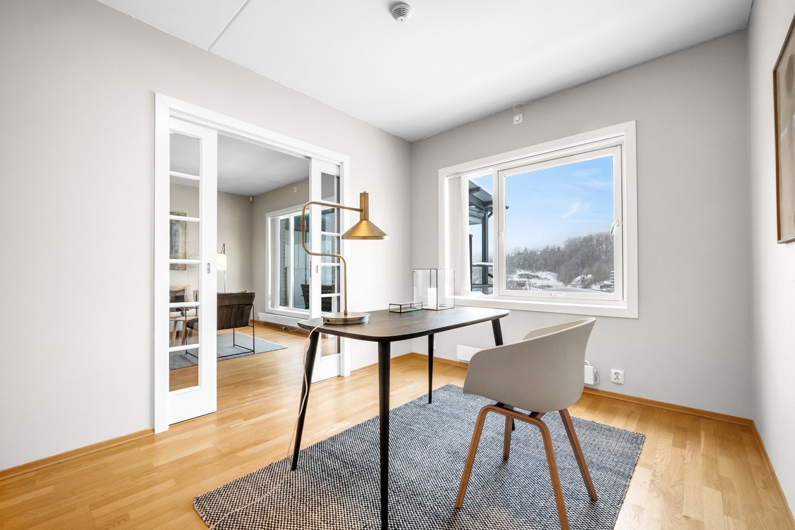 Spisestue med god plass til langbord. Galleribilde