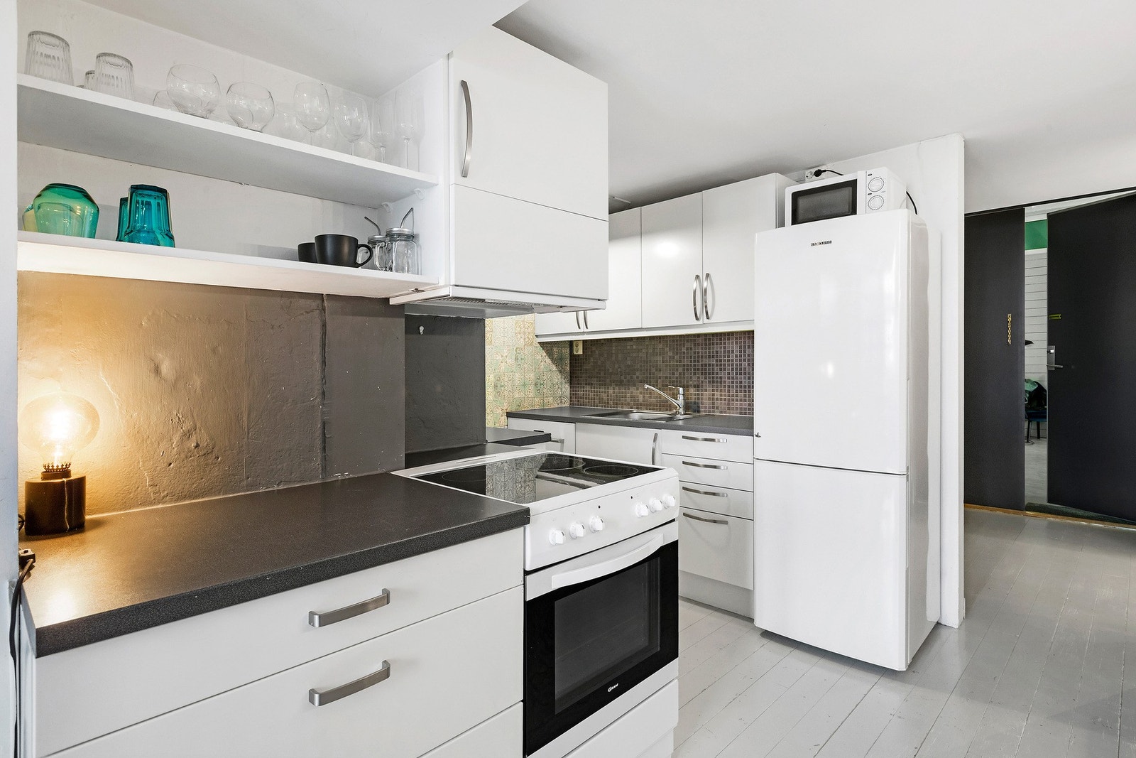 Lyst og praktisk kjøkken som er oppgradert i 2011 som har fått TG1 av takstmann Galleribilde