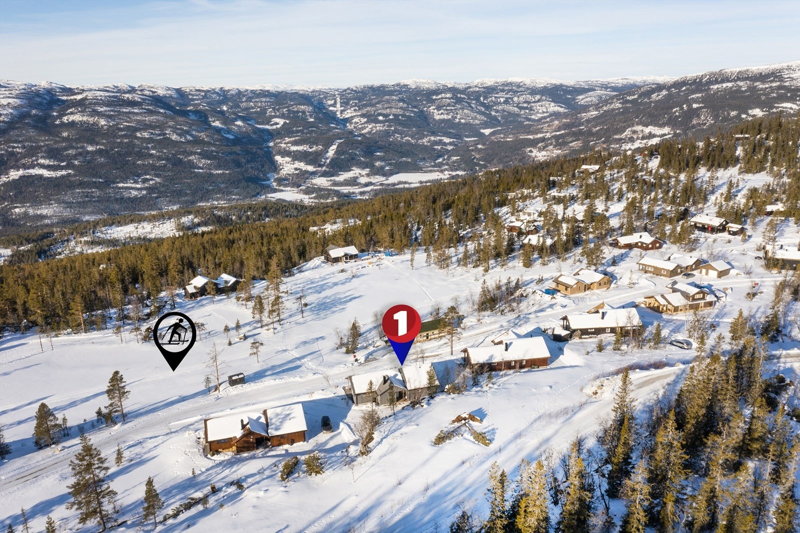 Hytta ligger i i naturskjønne omgivelser med kort avstand til skiløyper. Galleribilde