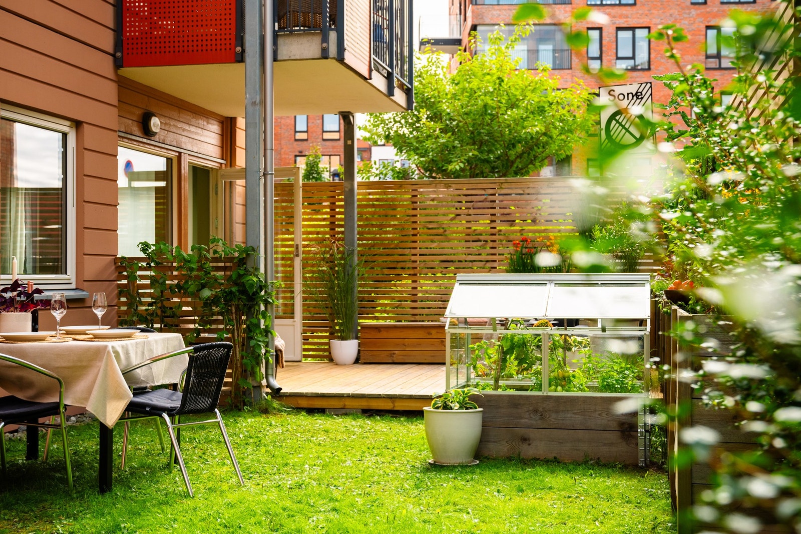 Christer Sebbah ønsker velkommen til Frydenbergveien 50! Galleribilde