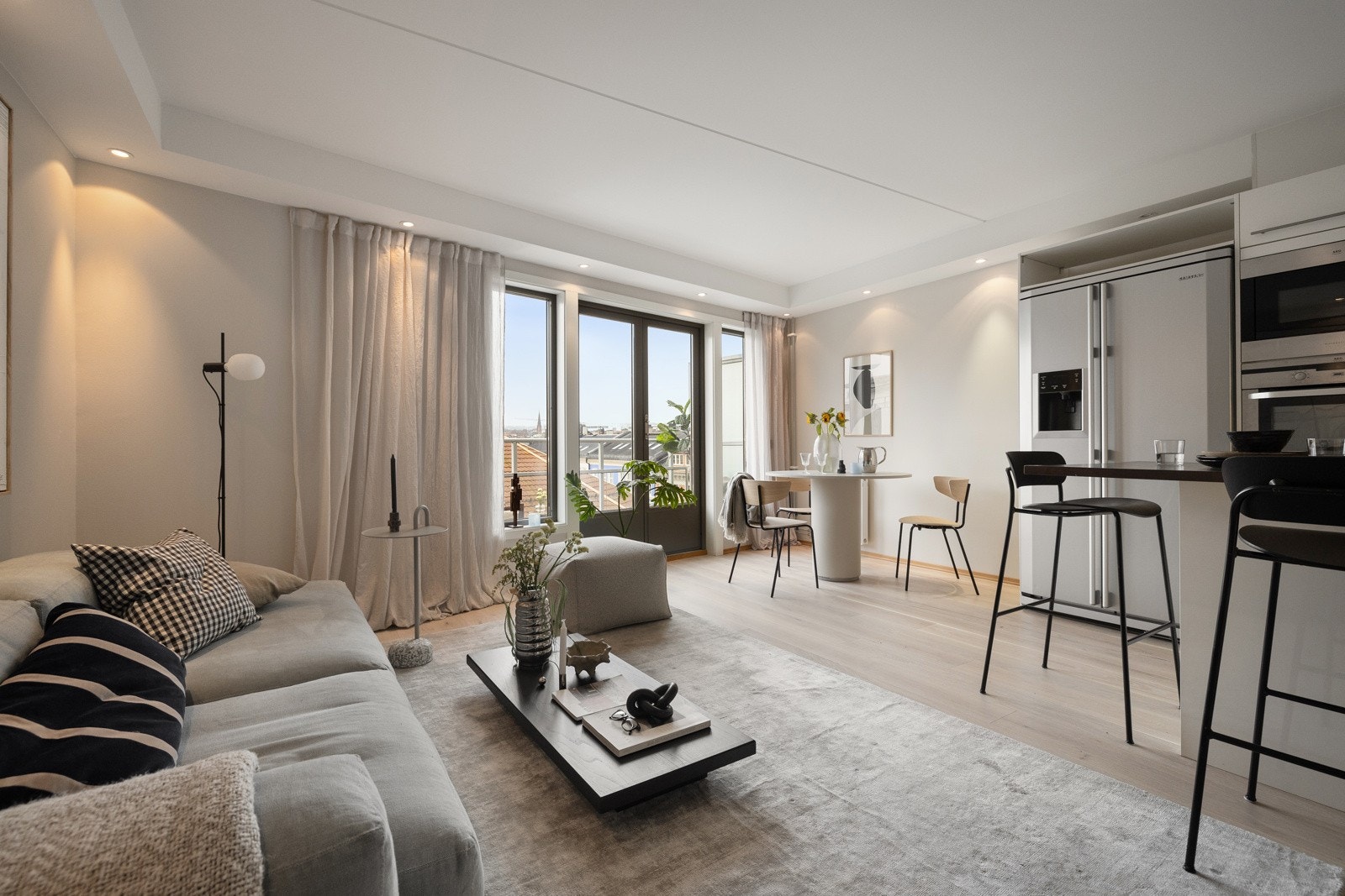 I tillegg er det plass til spisebord Galleribilde