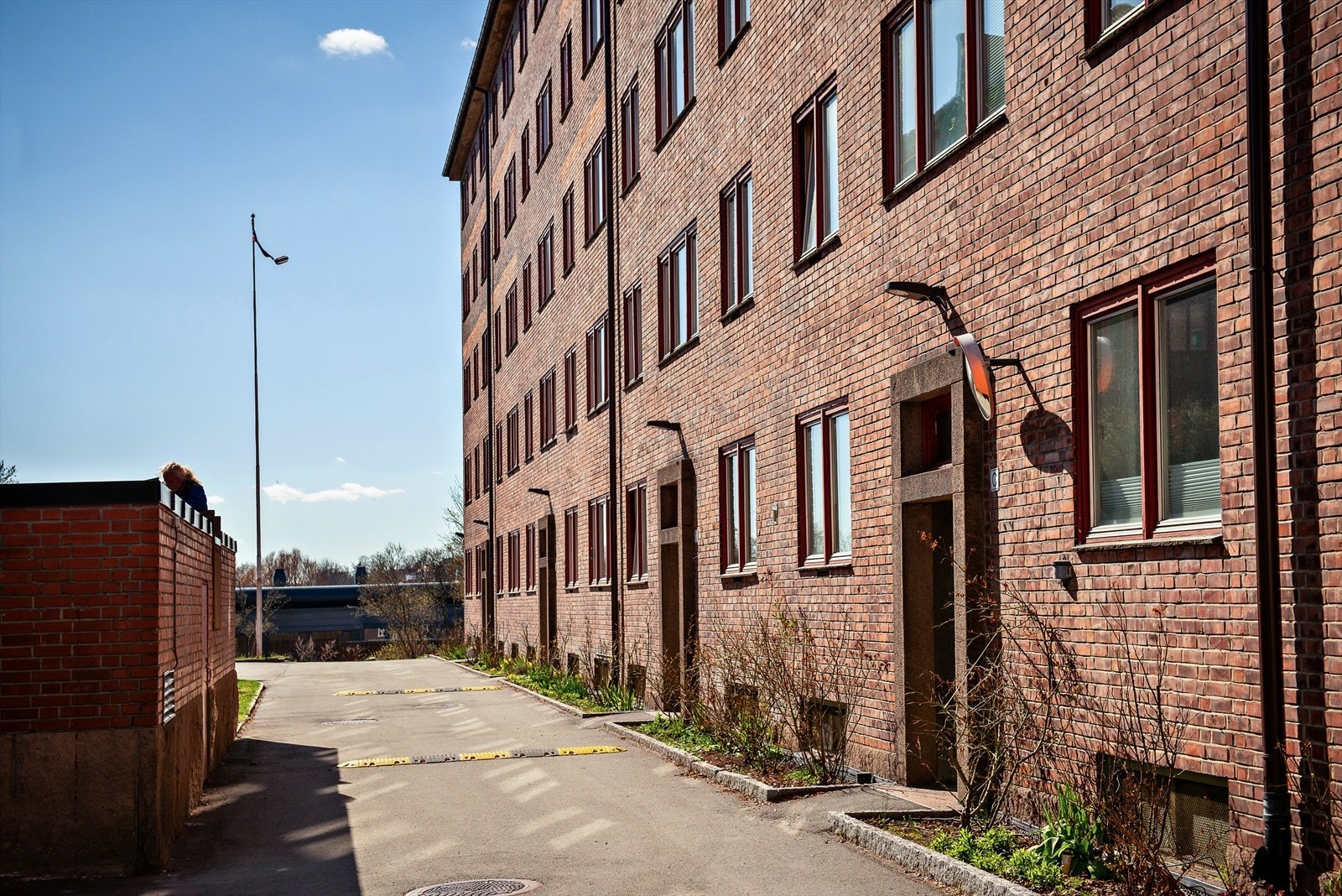 Leiligheten har en god intern beliggenhet i et populært og veldrevet borettslag. Galleribilde