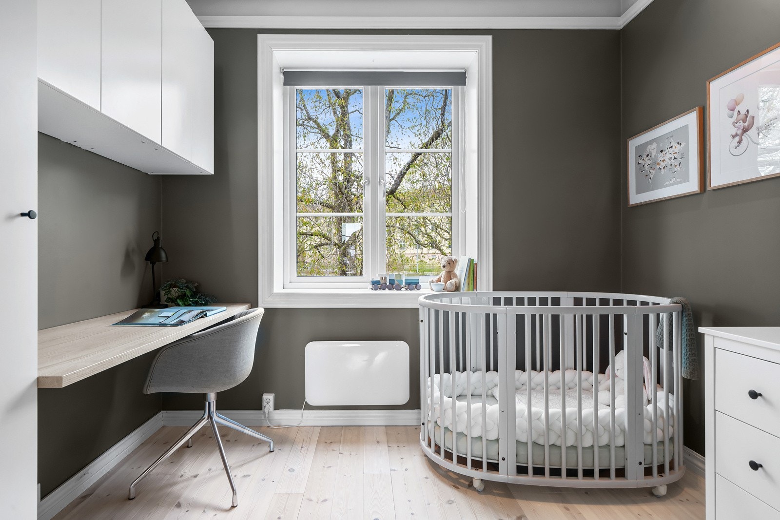 Det andre soverommet er også av god størrelse, med plass til foretrukket seng og oppbevaringsløsning Galleribilde