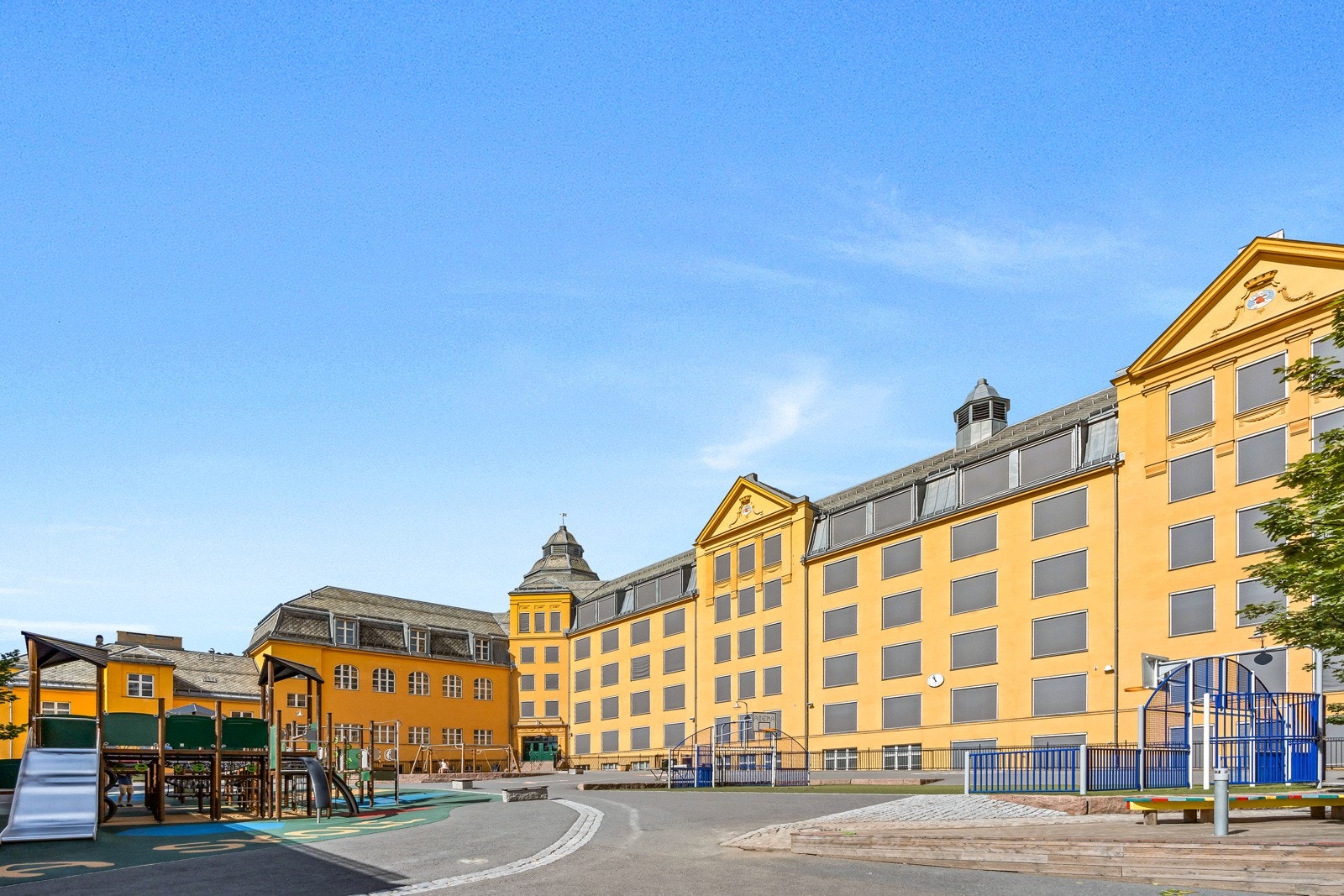 Med gangavastand fra boligen ligger Ila Skole Galleribilde