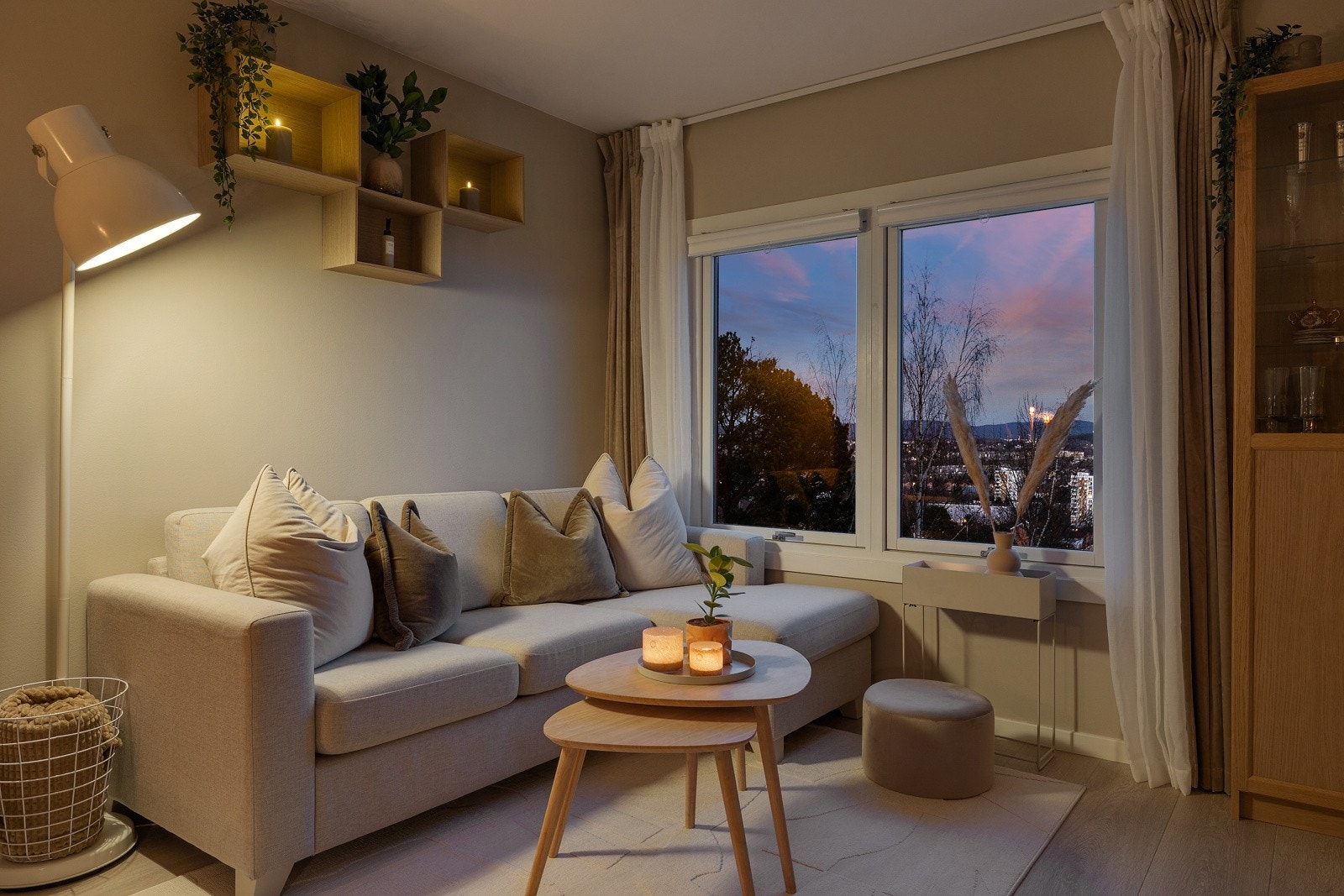 Tv og internett er inkludert i leilighetes felleskostnader. Galleribilde