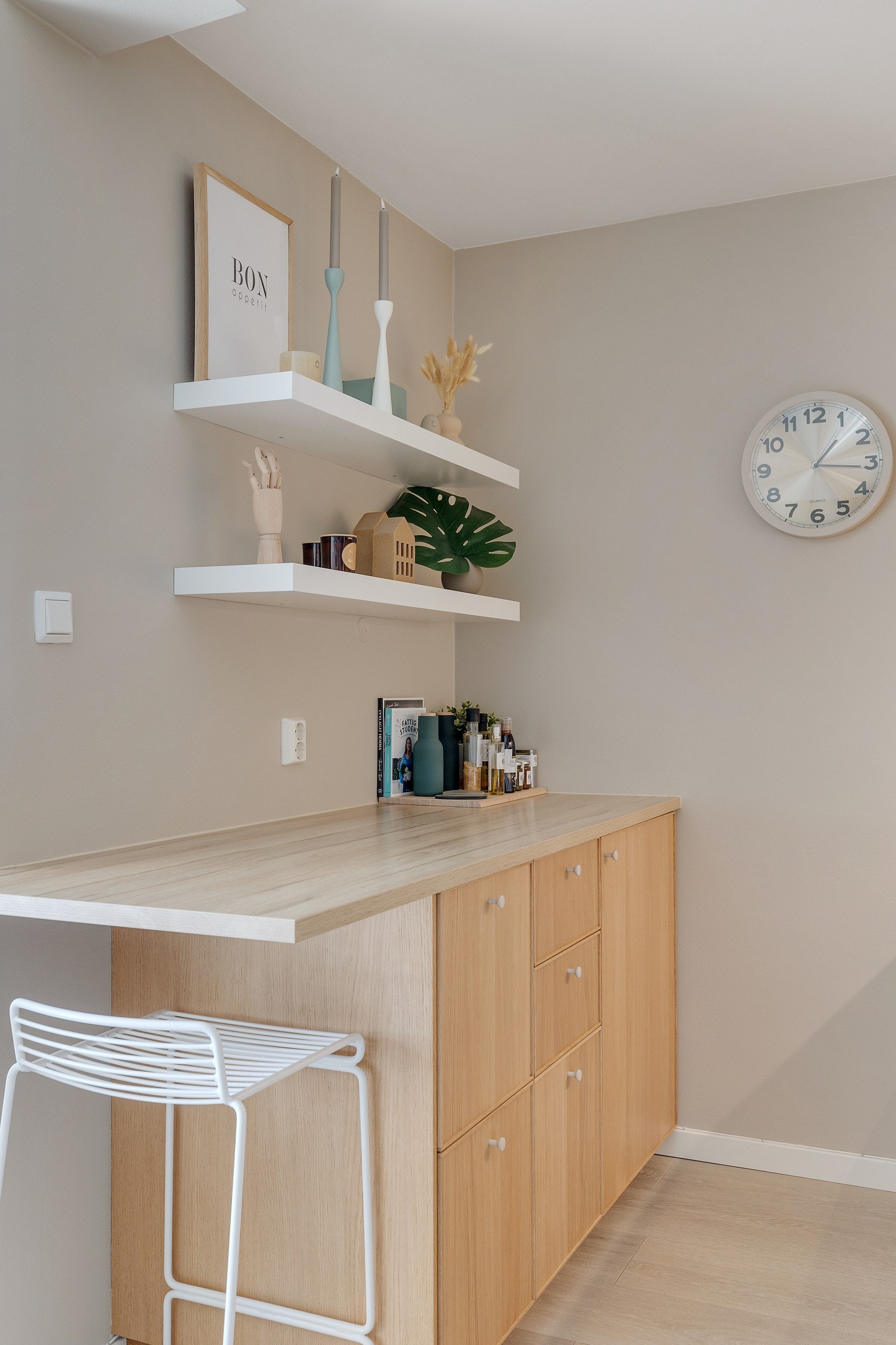 Det er godt med oppbevaringsplass i skuffer og skap. Galleribilde