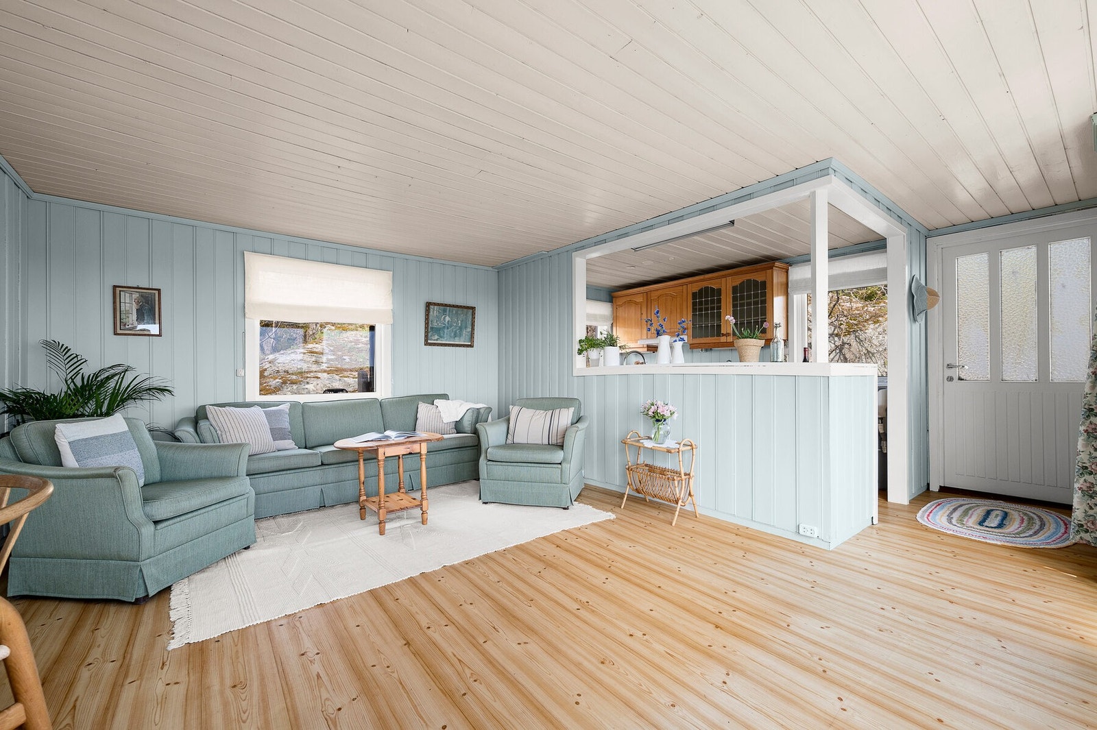 Stua har god plass til både familie og venner Galleribilde