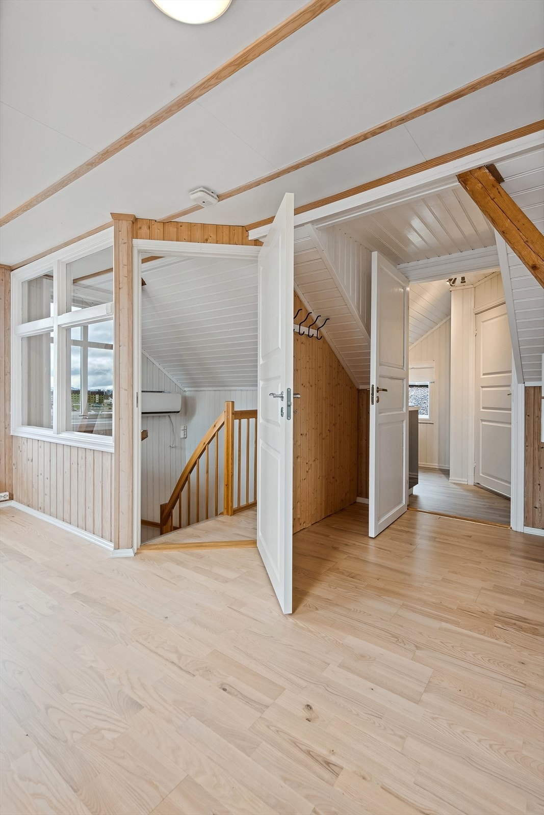 Stuedel 2. etasje. Galleribilde