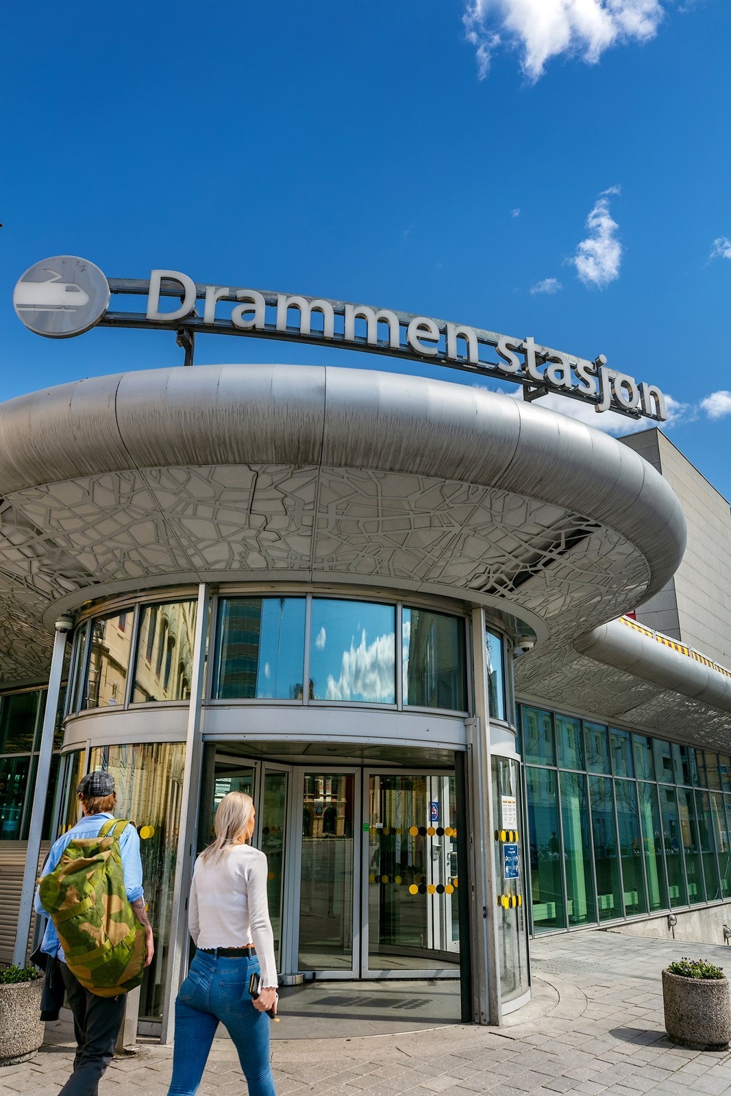 Drammen togstasjon i gangavstand Galleribilde
