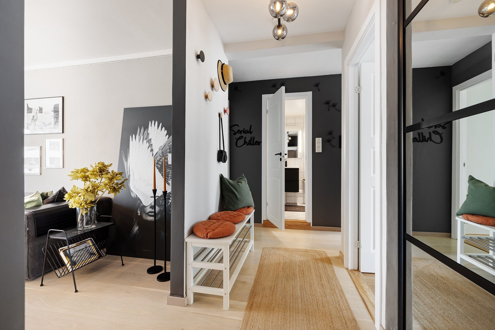 Entré med plass til klesoppbevaring Galleribilde