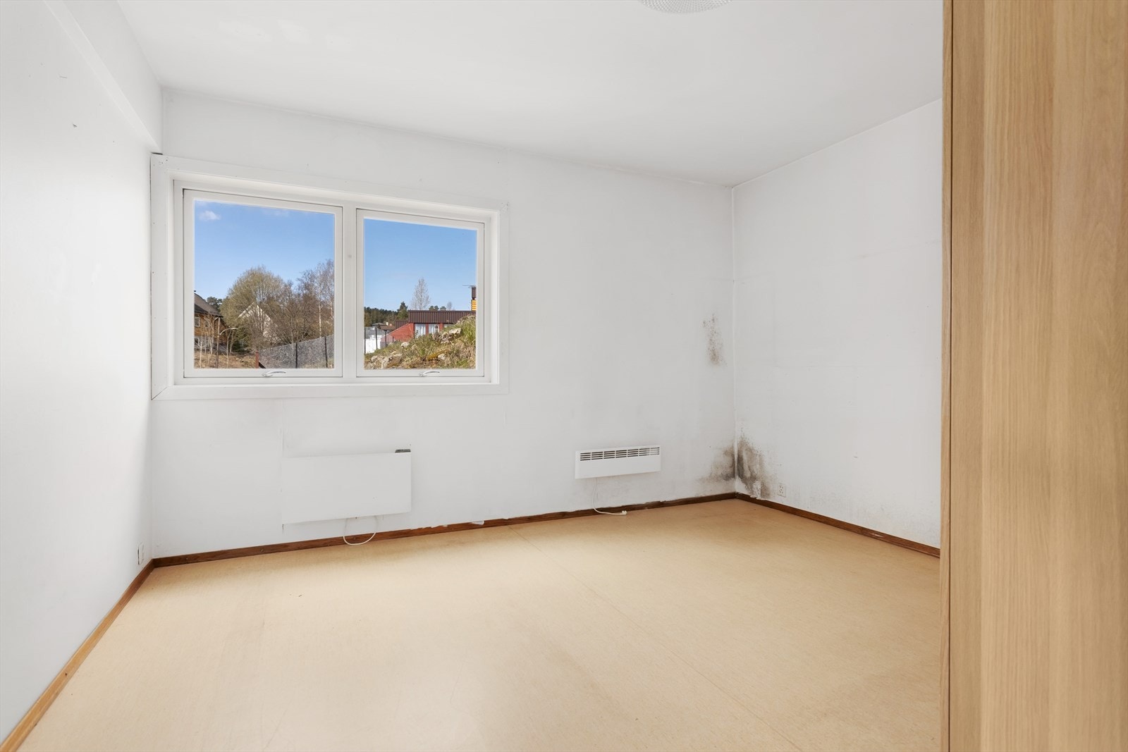 Leiligheten har tre soverom. Hovedsoverommet er av god størrelse med fine møbleringsmuligheter. Galleribilde