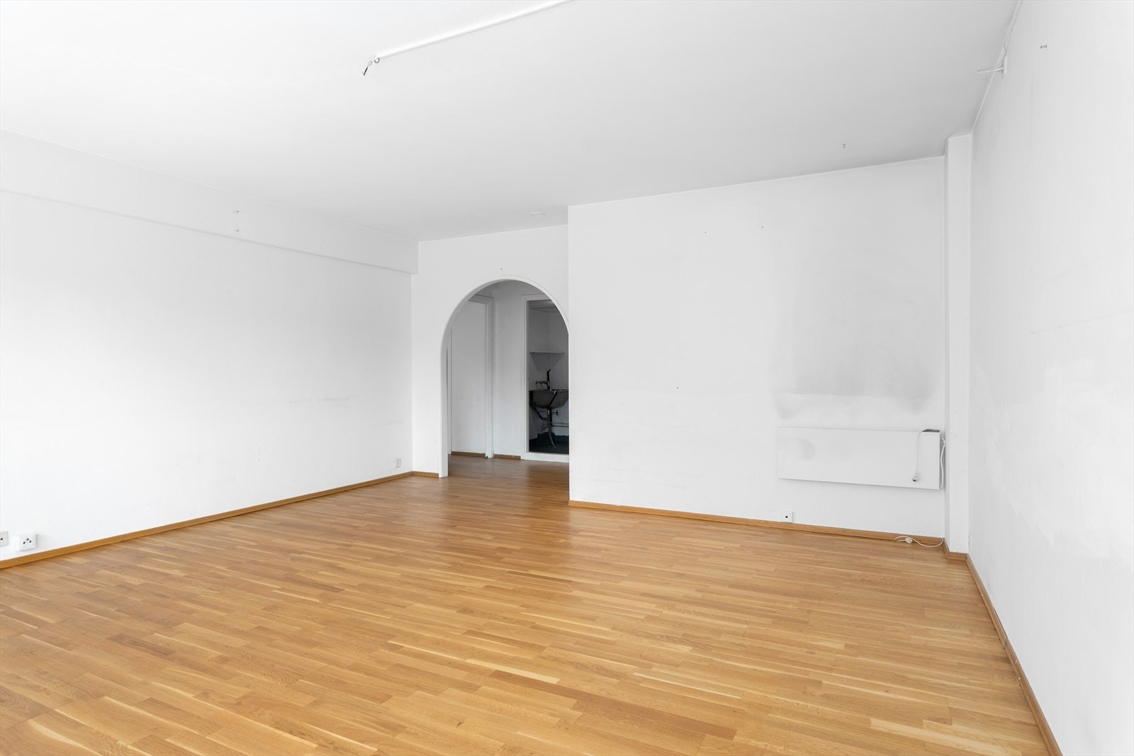 Stuen er av god størrelse med mange møbleringsmuligheter. Galleribilde