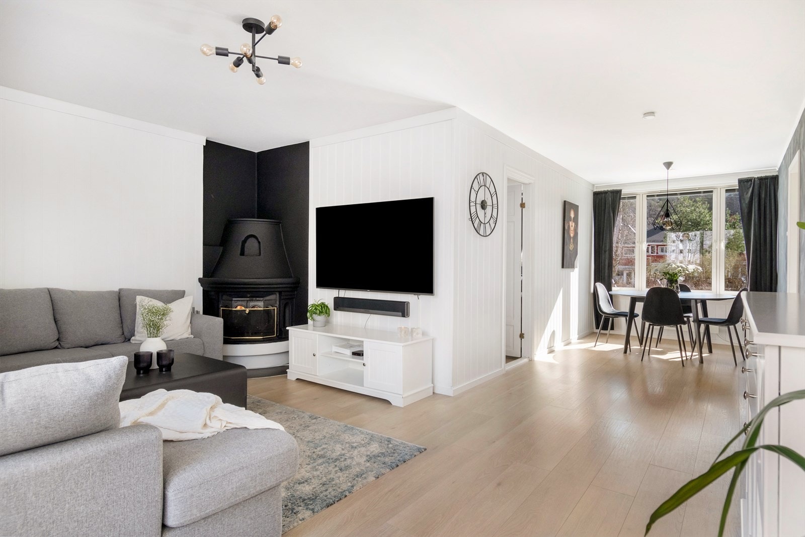 En moderne 3-roms med en god planløsning bestående av kjøkken, spisestue, stue, 2 soverom og bad. Galleribilde