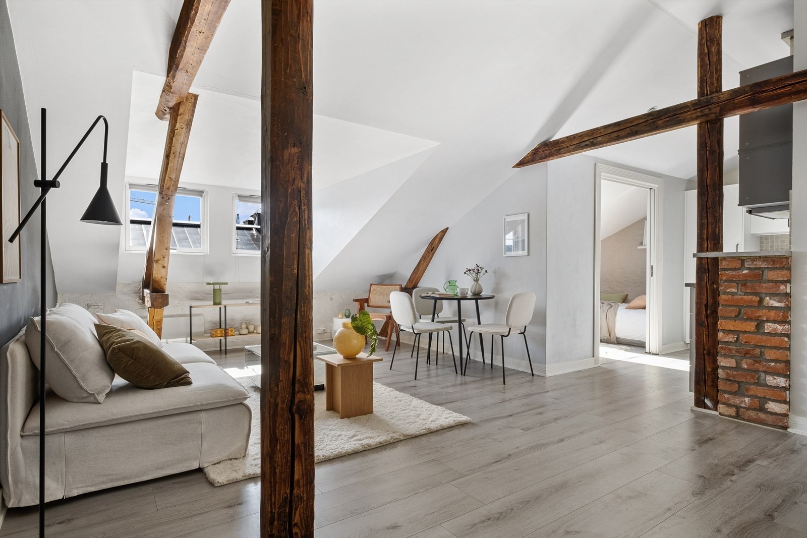 Retning inngangsparti/stue. Galleribilde