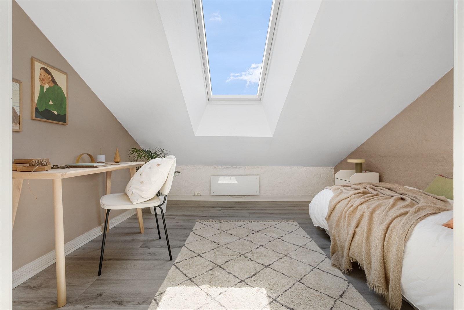 Fra kjøkkenet er det adkomst til soverommet. Galleribilde