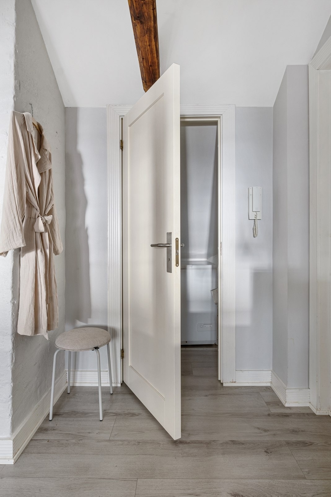 Videre er det en innvendig bod med masse lagringsplass. Galleribilde