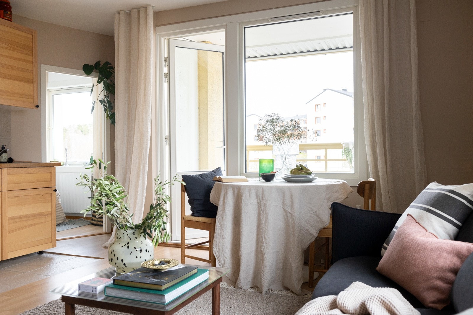 Fyring, varmtvann, kabel-tv og internett er inkludert i felleskostnadene. Galleribilde