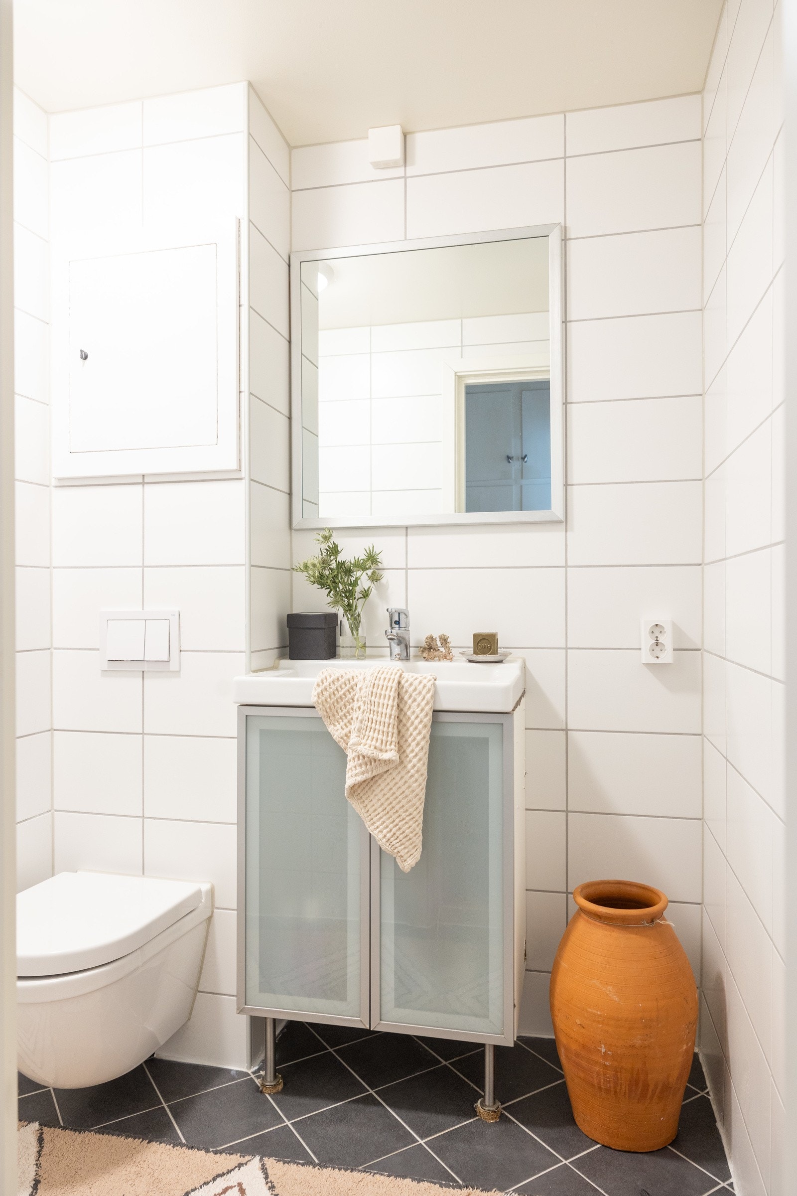 Flott flislagt bad med varmekabler i gulv. Galleribilde