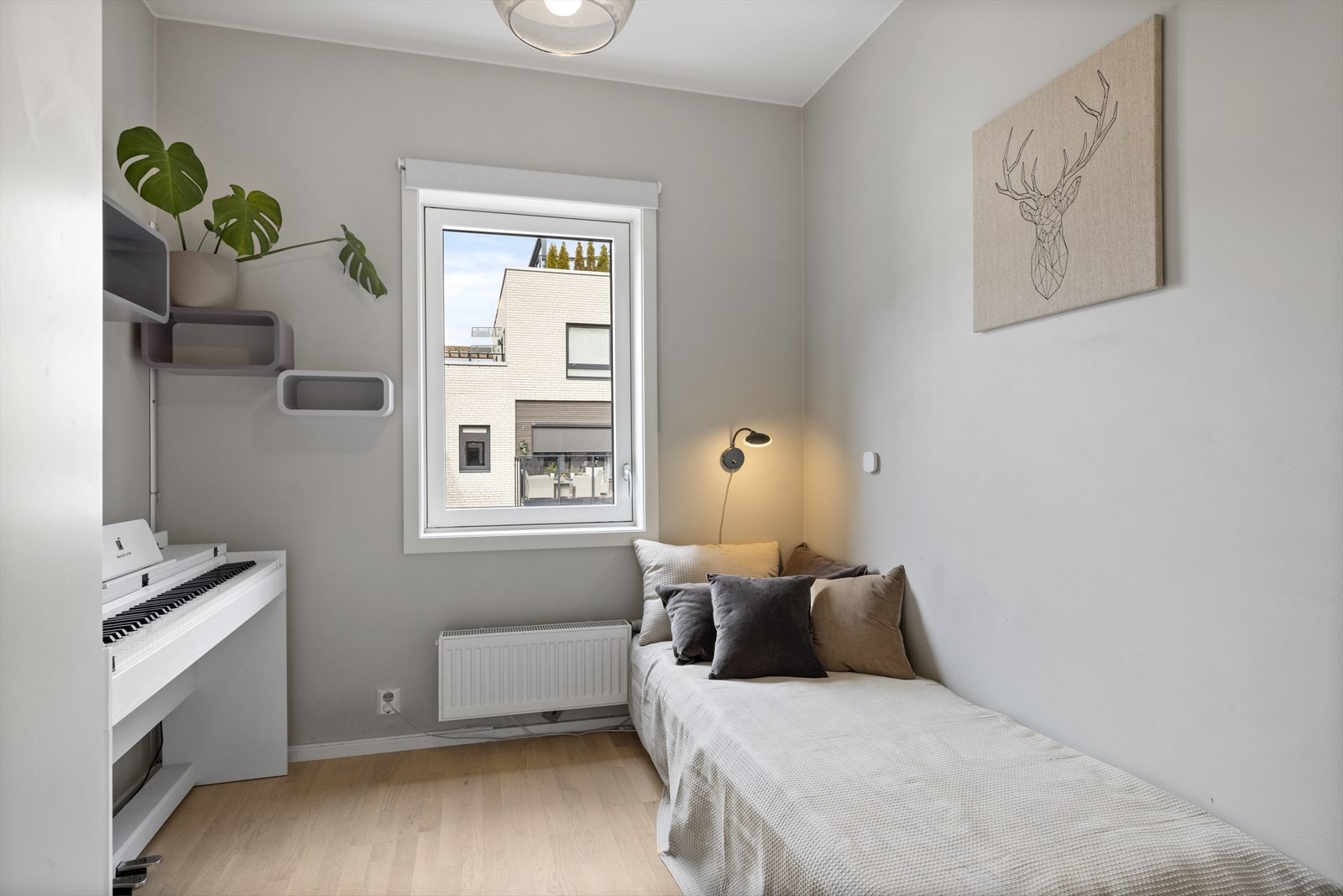 Soverom II er også av god størrelse og passer ypperlig som barnerom, gjesterom eller kontor. Galleribilde