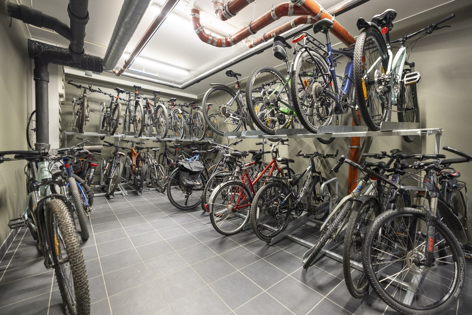 Felles innendørs sykkelbod Galleribilde