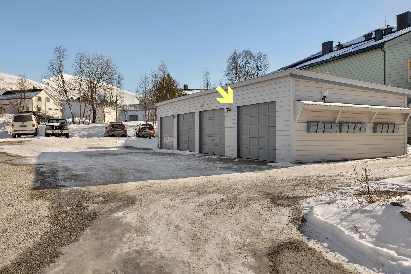 Egen garasje i felles anlegg Galleribilde