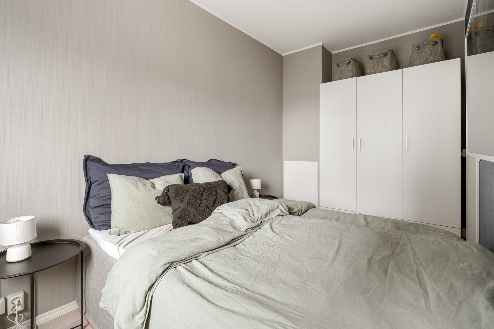 Hovedsoverom med dobbel garderobeskap Galleribilde