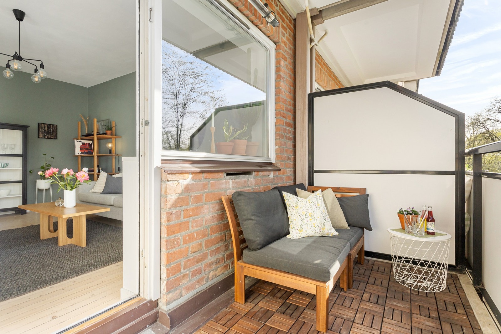 En deilig plass å tilbringe varme ettermiddager etter en lang dag på jobb Galleribilde