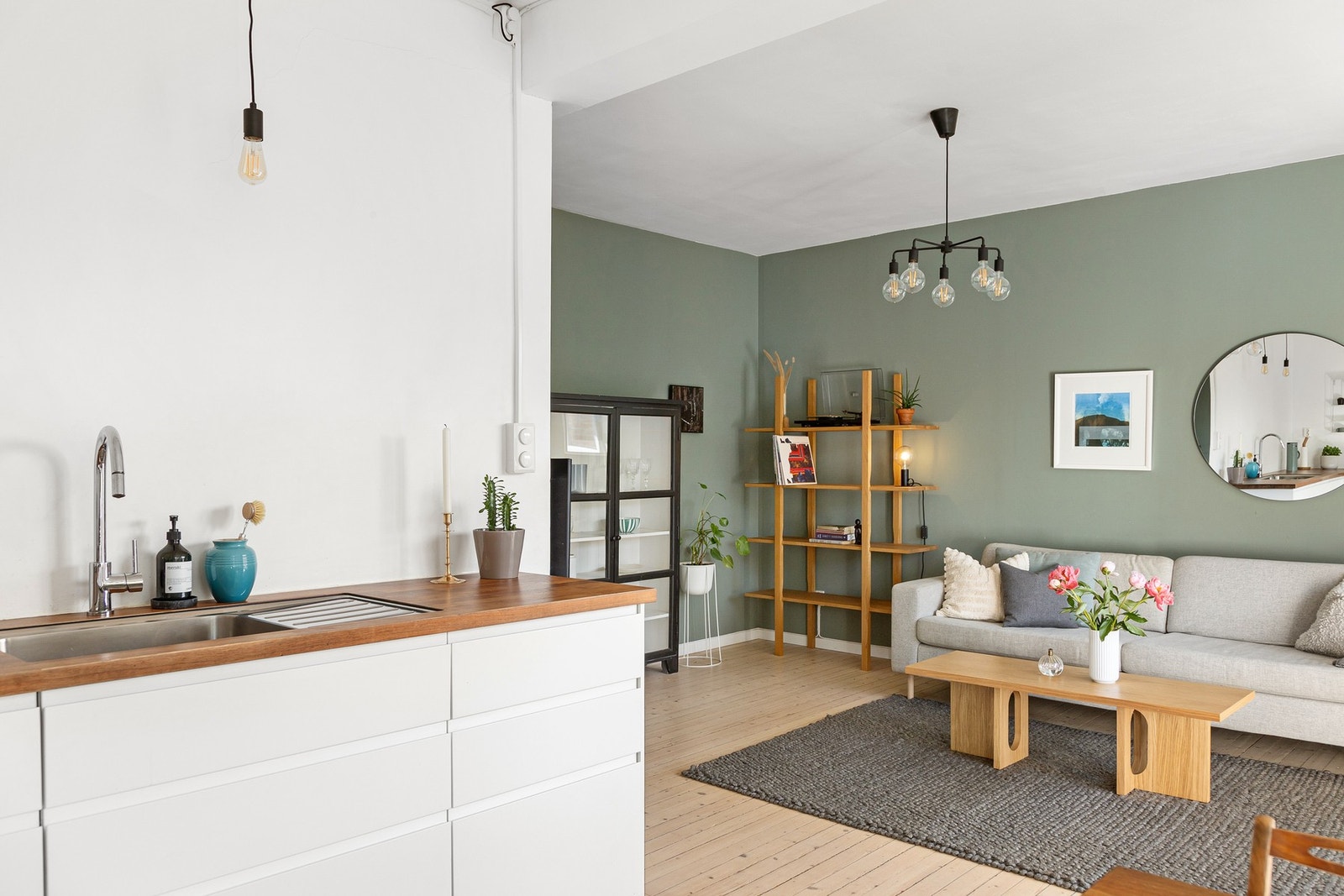 Løsningen gjør det enkelt å underholde gjester og familie under matlagingen Galleribilde