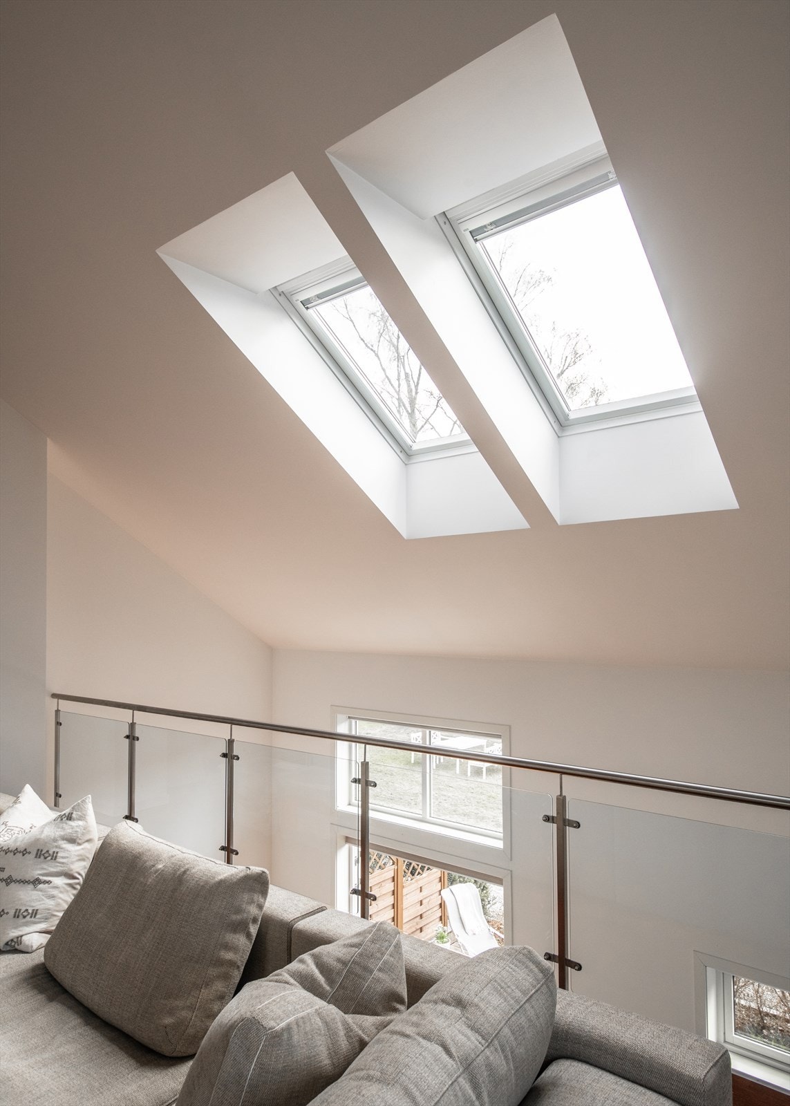 Alle vindusflater har fått installert solskjærming. Galleribilde