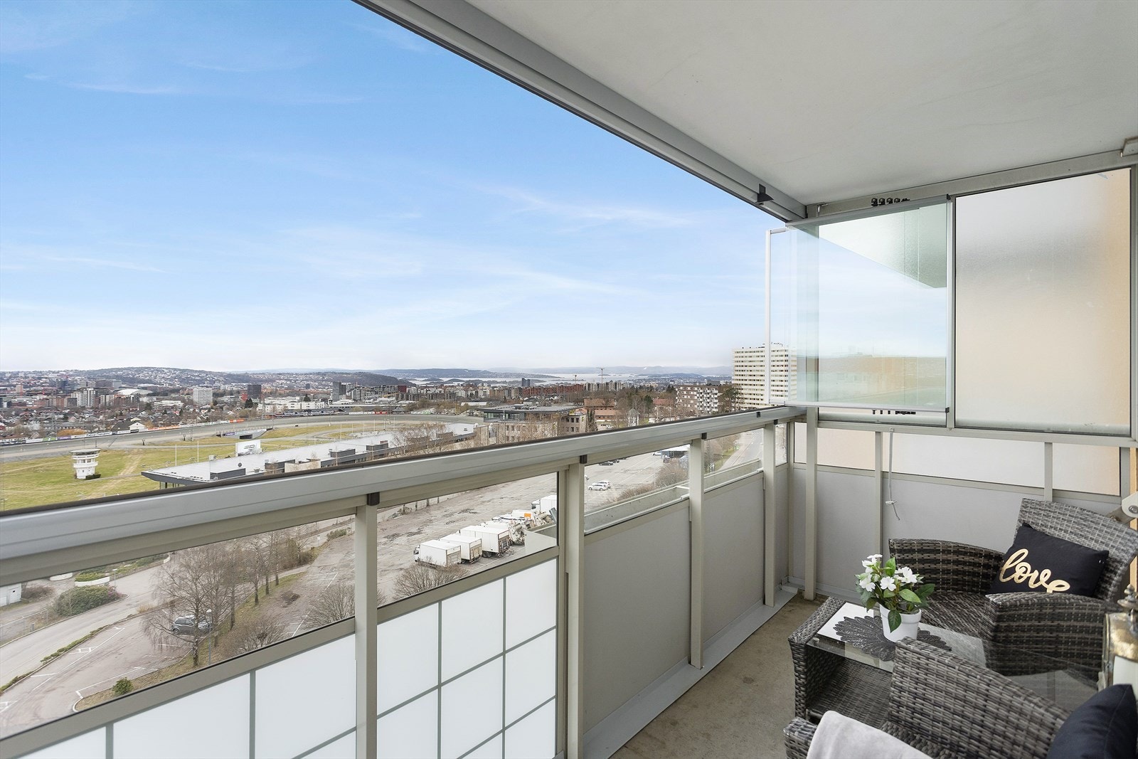 Balkong med panoramautsikt Galleribilde