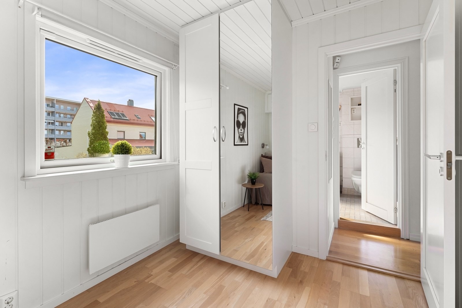 Praktisk rom som har flere bruksmuligheter Galleribilde