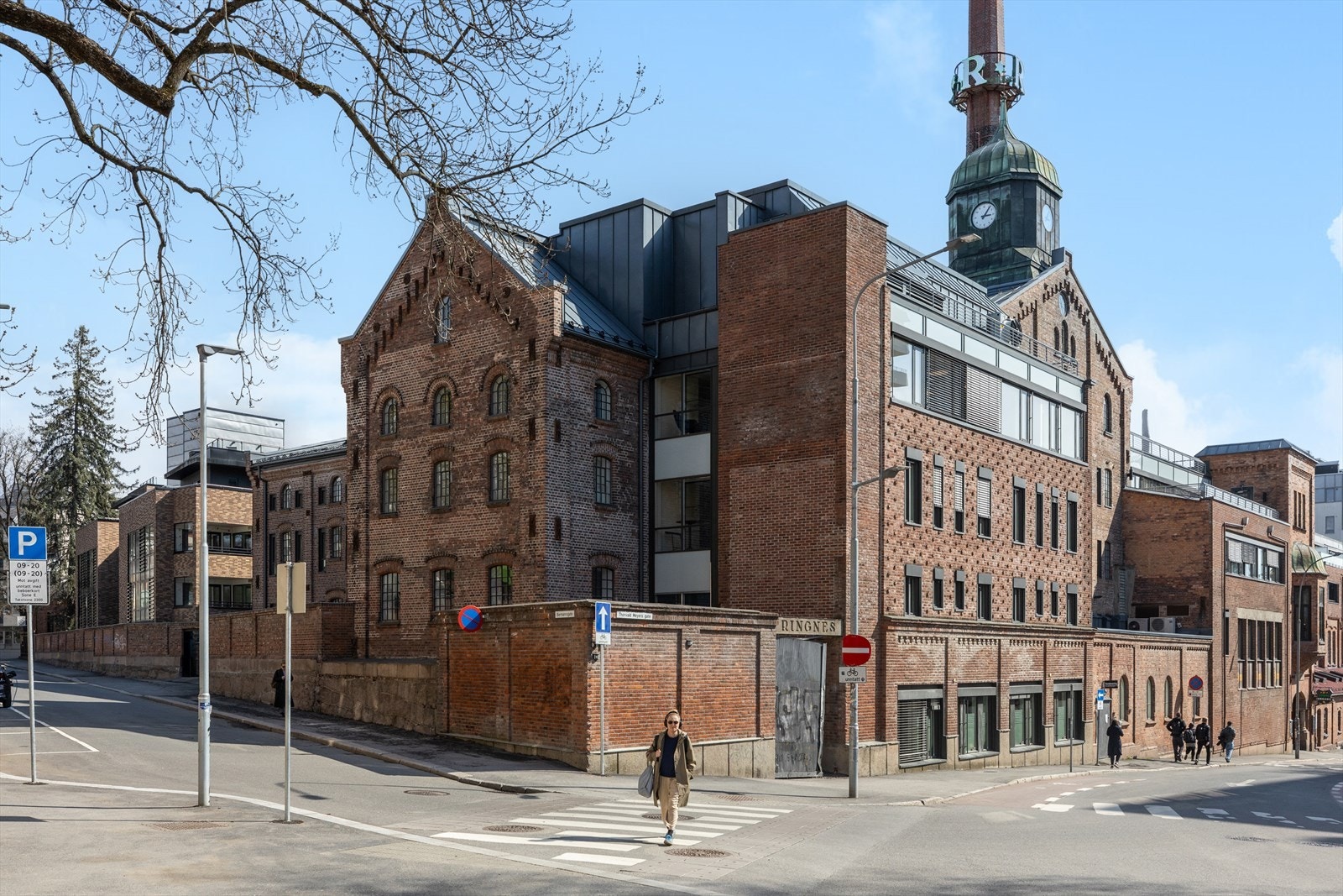 Leiligheten ligger rett ved Ringnes Park, og har idylliske Akerselva som nærmeste nabo Galleribilde