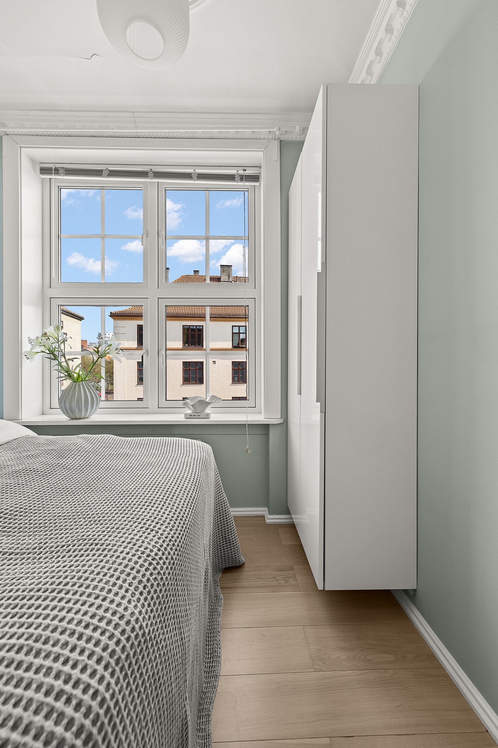 Plass til garderobe/kommode på soverommet. Galleribilde