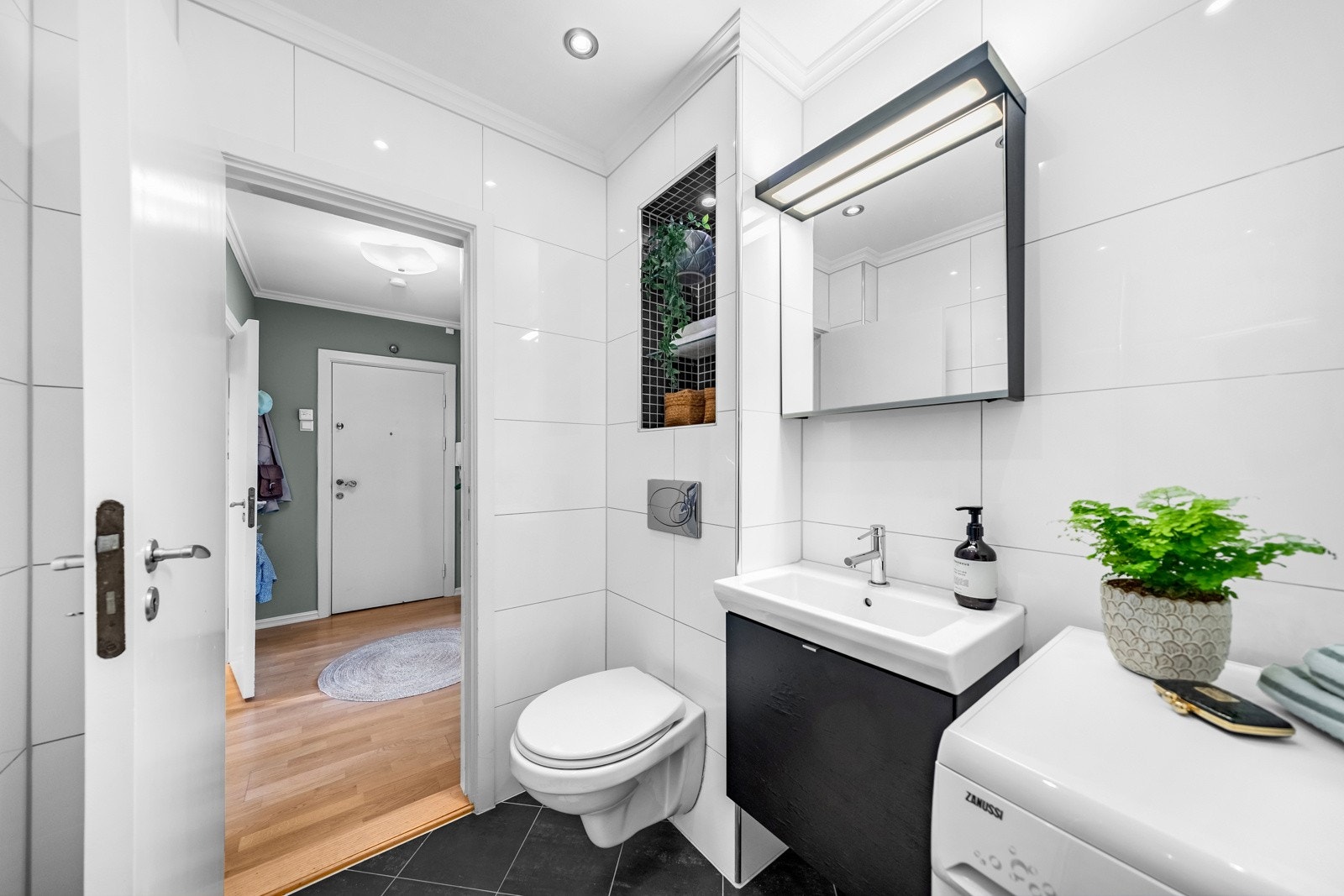 Opplegg til både vaskemaskin og tørketrommel. Galleribilde