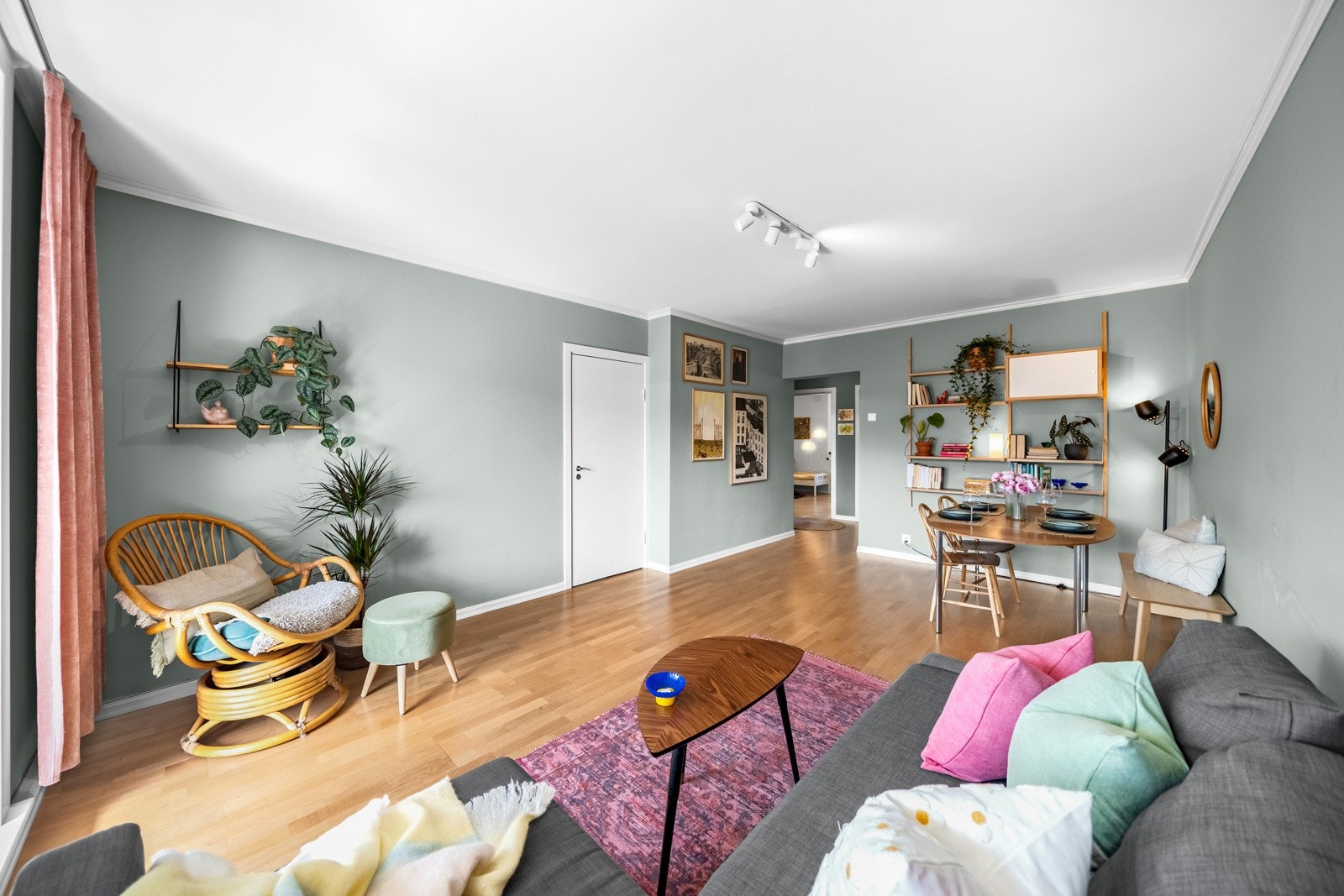 Kabel-tv, internett og fyring er inkludert. Galleribilde