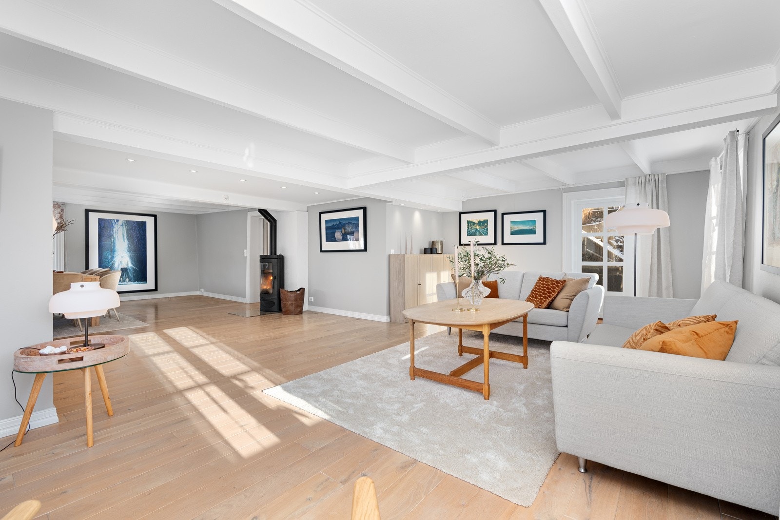 En vellykket modernisering/fornying, som harmonerer med alderen på boligen. Galleribilde