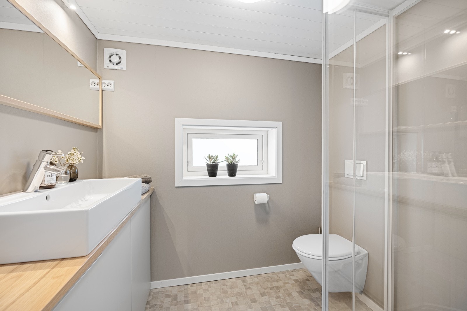 Baderommet i hovedetasjen. Galleribilde