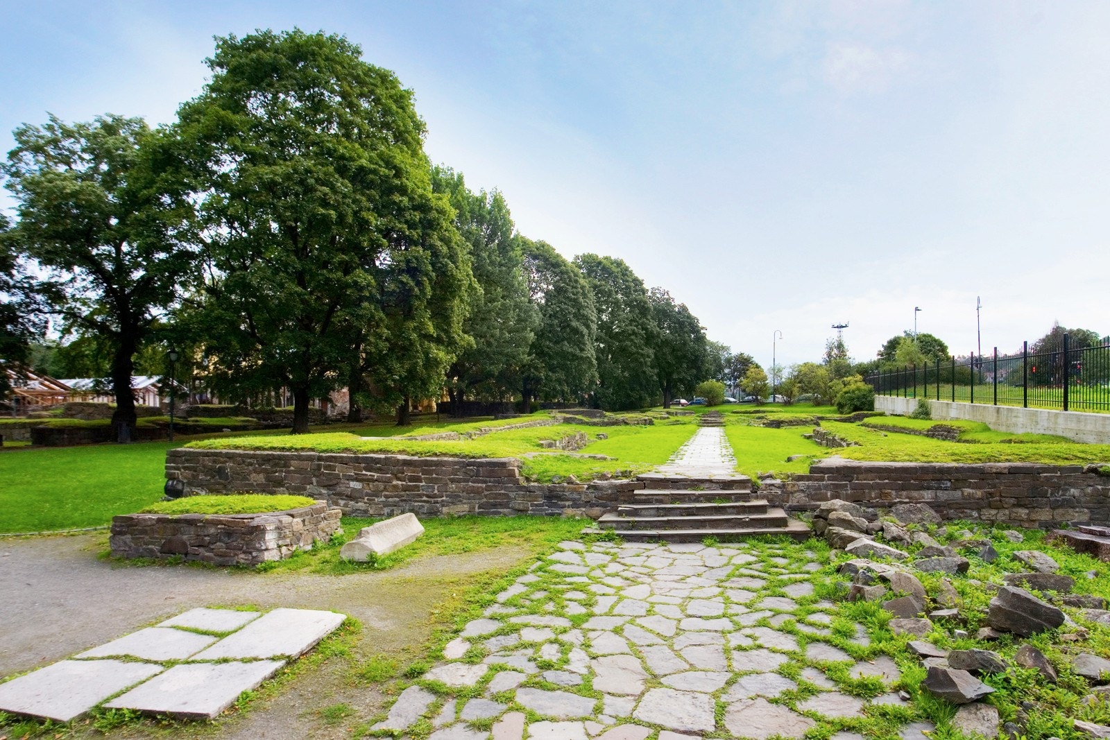 Områdebilde - Middelalderparken med vannspeil Galleribilde