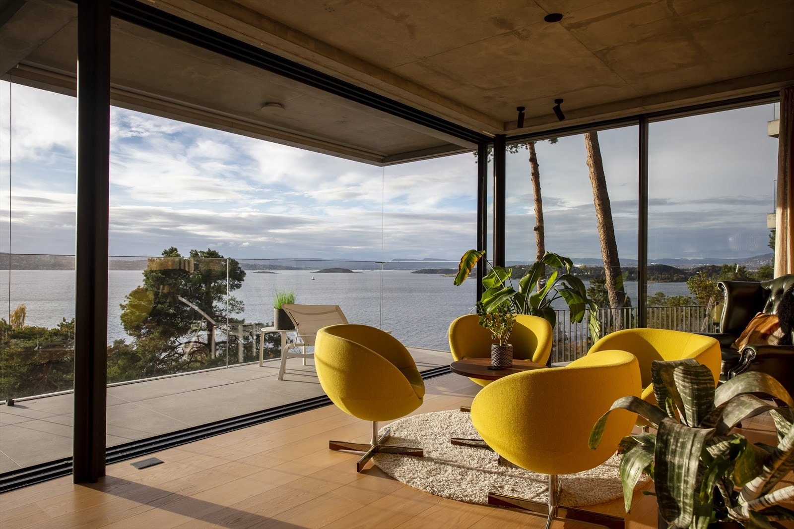 Unik utsiktsleilighet med svært høy standard og upåklagelige solforhold Galleribilde