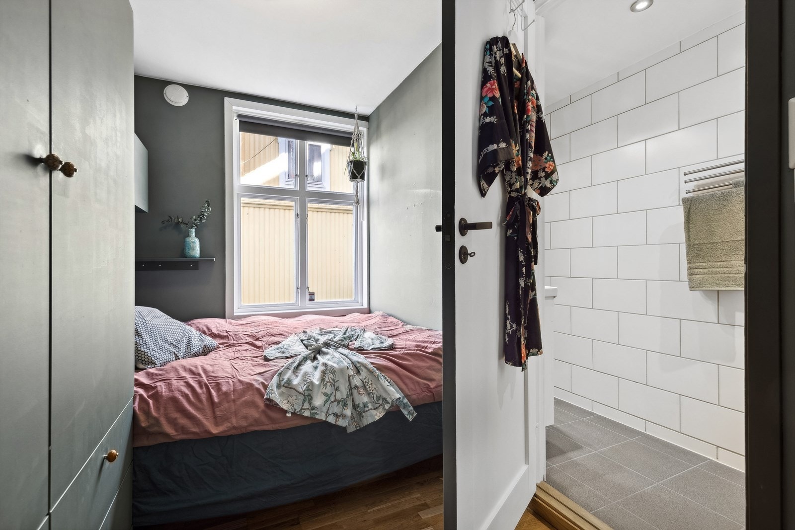 Videre er det adkomst til badet. Galleribilde