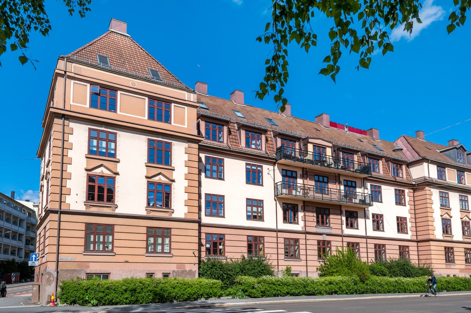 Leiligheten ligger i en ærverdig og klassisk Torshovgård. Galleribilde