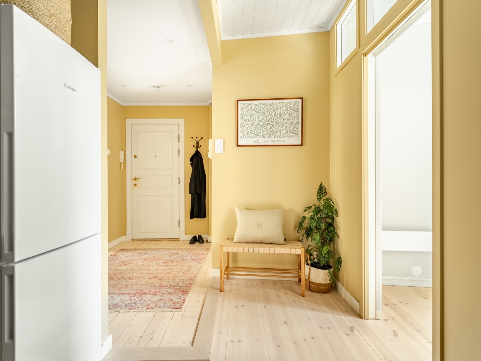 Overflater er malt i spreke, deilige fargetoner. Galleribilde