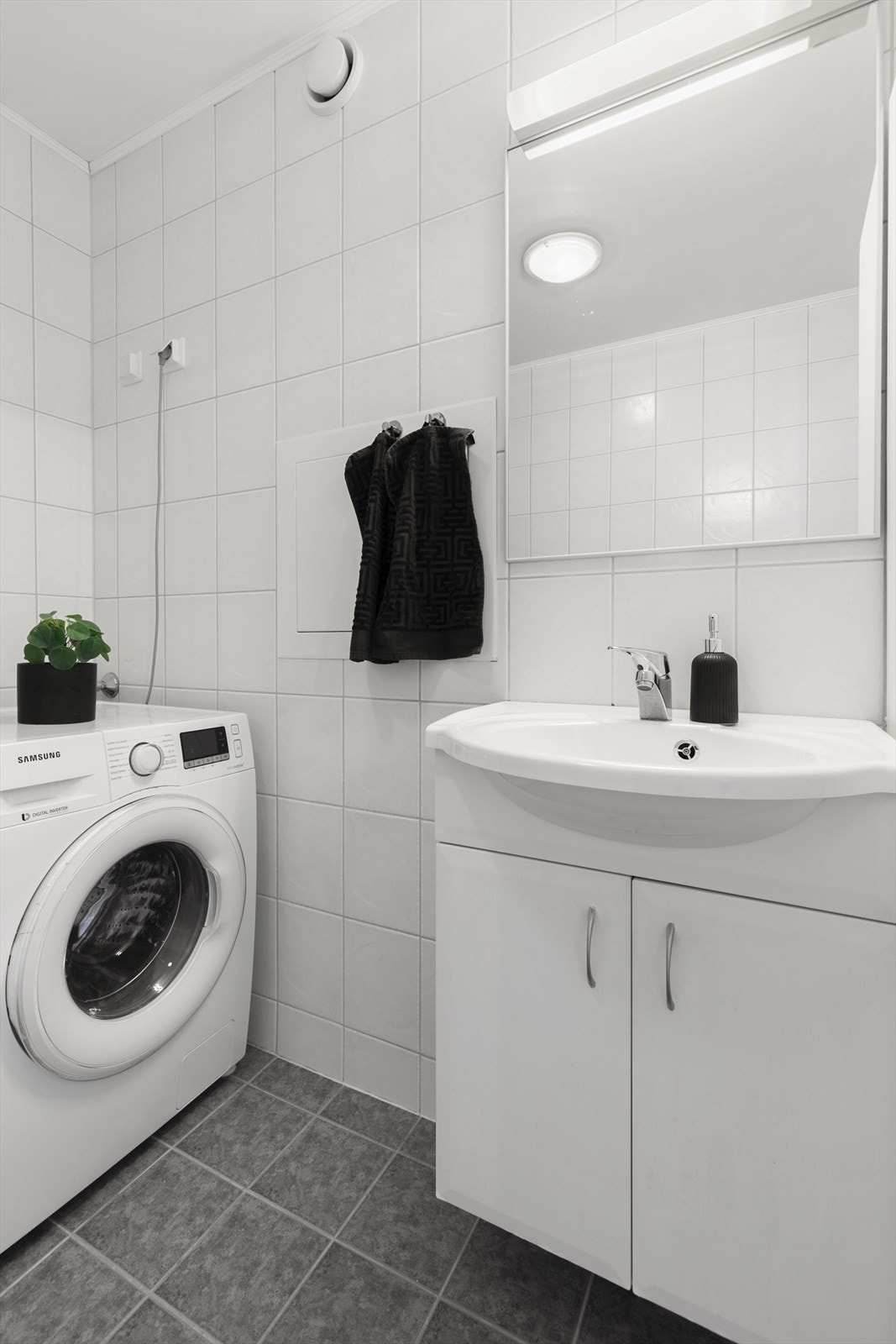 Det er opplegg for vaskemaskin. Galleribilde