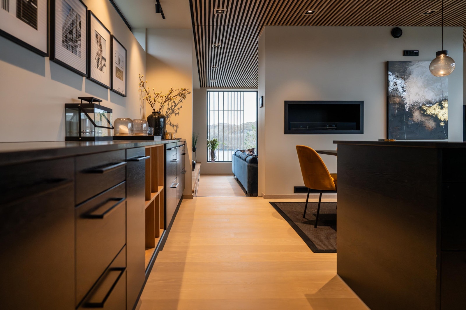 Det er brukt eksklusive materialer i hele boligen. Galleribilde