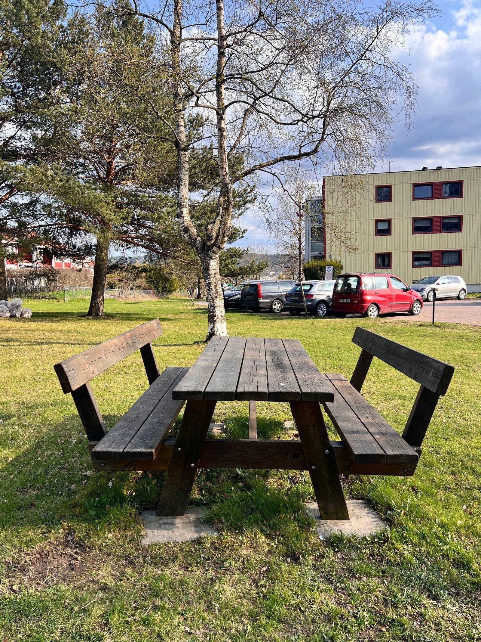Borettslagets uteområdet har flere møteplasser som er tilgjengelig for alle borettslagets beboere. Galleribilde