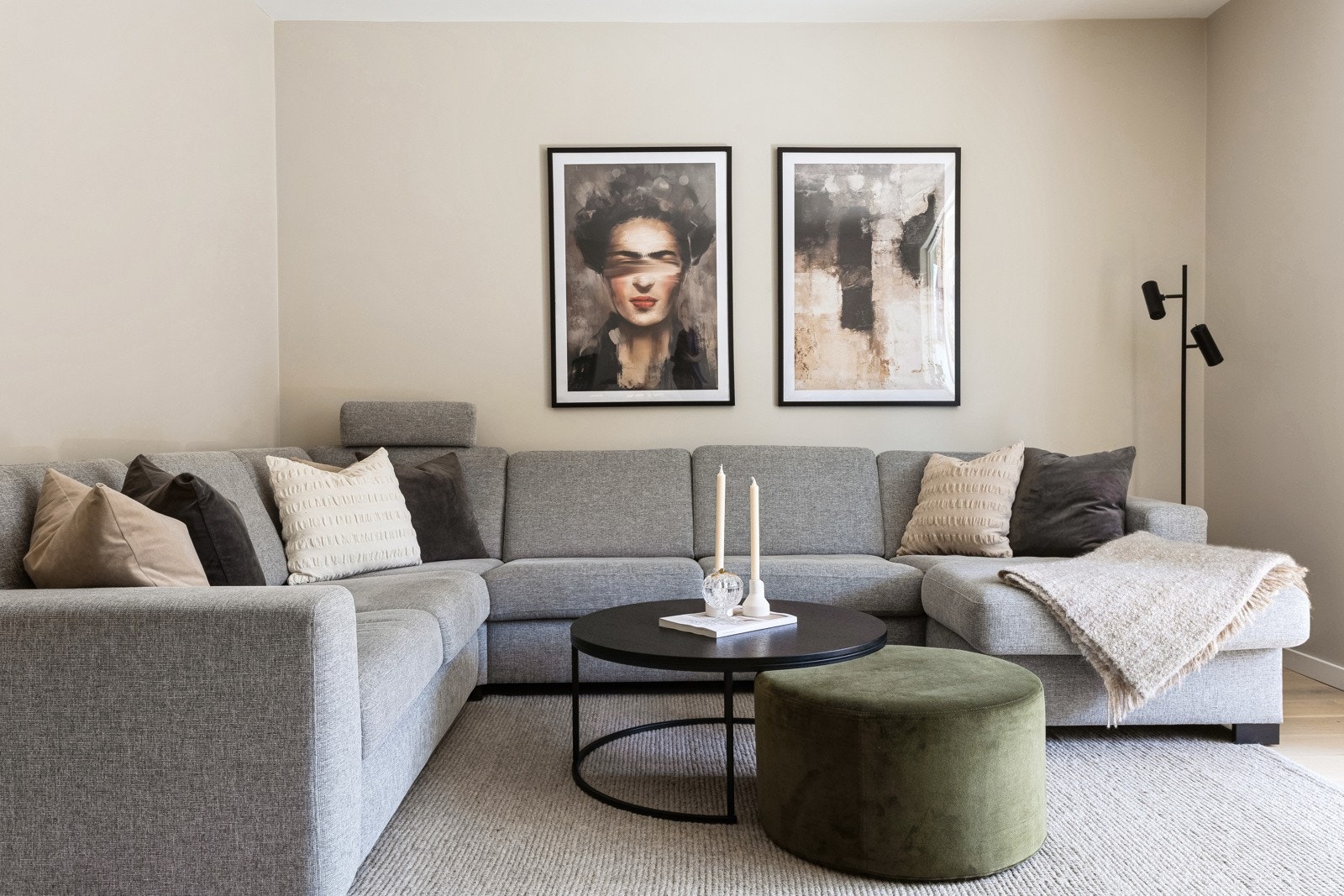 Stue med god plass for sofagruppe. Galleribilde